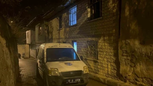 &Ccedil;ankırı&rsquo;da 2 katlı ahşap evde yangın: 2 &ouml;l&uuml;
