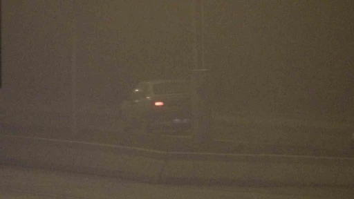 &Ccedil;ankırı&rsquo;da etkili olan sis g&ouml;r&uuml;ş mesafesini 50 metreye d&uuml;ş&uuml;rd&uuml;
