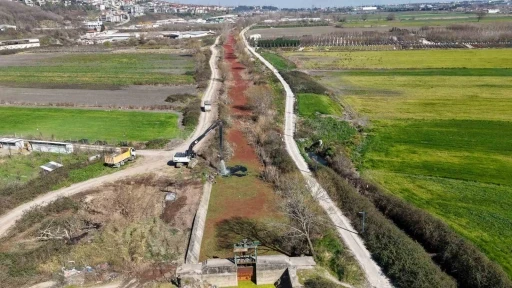 &Ccedil;ark Deresi&rsquo;nde 5 kilometrelik hat temizleniyor
