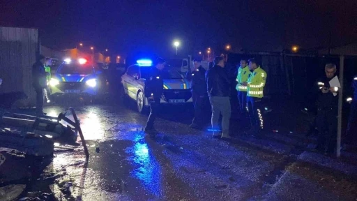 &Ccedil;arpıp ka&ccedil;tı, plakasını d&uuml;ş&uuml;r&uuml;nce yakalandı
