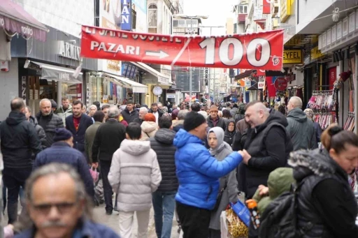 &Ccedil;arşı-pazarda bayram hareketliliği
