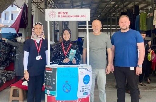 &Ccedil;arşıda pazarda sağlıkla ilgili bilgilendirme
