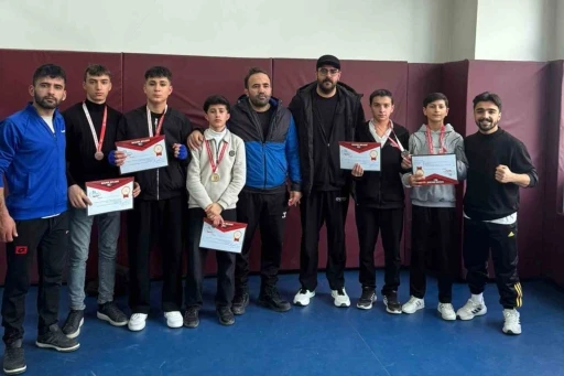 &Ccedil;ataklı &ouml;ğrenciler Muay Thai İl Şampiyonası&rsquo;nda derece elde etti
