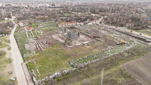 Çavdarhisar Aizanoi Antik Kenti’nde kazı ve restorasyon çalışmaları devam ediyor

