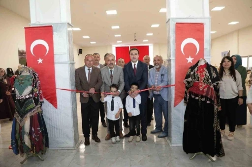 &Ccedil;avdarhisar&rsquo;da yılsonu sergisi a&ccedil;ıldı
