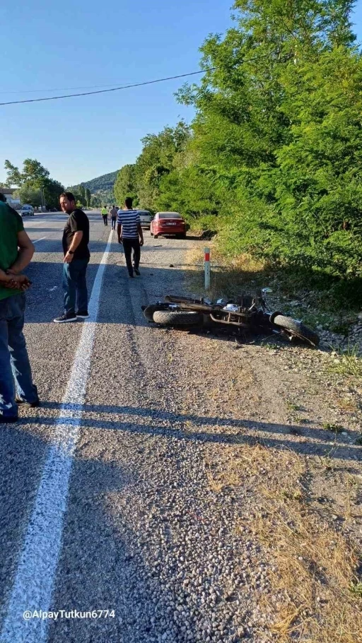 Çaycuma’da otomobil motosiklete çarptı; 2 yaralı
