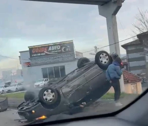 &Ccedil;aycuma&rsquo;da otomobil takla attı
