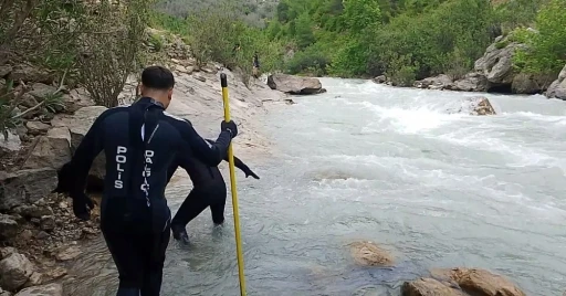 &Ccedil;ayda kaybolan gencin &ccedil;ocuklara boks &ouml;ğretirken g&ouml;r&uuml;nt&uuml;leri ortaya &ccedil;ıktı
