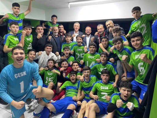 Çayırova Belediyesi Eğitim Spor Kulübü U-16 Futbol Takımı şampiyon oldu
