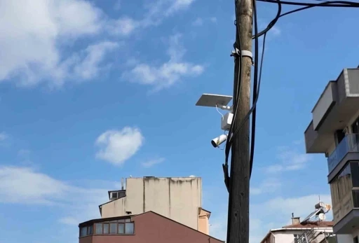 &Ccedil;ayırova&rsquo;da ka&ccedil;ak moloz ve atık d&ouml;k&uuml;m&uuml;ne karşı kameralı &ouml;nlem
