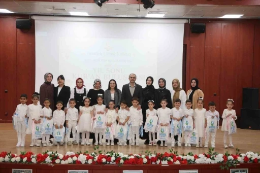 &Ccedil;ayırova&rsquo;da minikler Kur&rsquo;an-ı Kerim&rsquo;e ge&ccedil;menin heyecanını yaşadı
