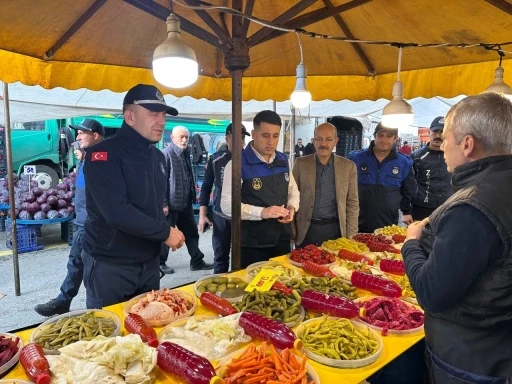 &Ccedil;ayırova&rsquo;da pazar esnafına fiyat ve tartı denetimi
