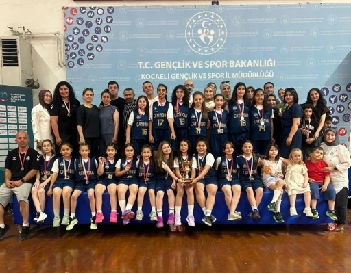 &Ccedil;ayırova&rsquo;nın gen&ccedil; sporcularından atletizm ve basketbolda başarı yağmuru
