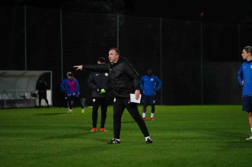 &Ccedil;aykur Rizespor&rsquo;da devre arası hazırlıkları s&uuml;r&uuml;yor
