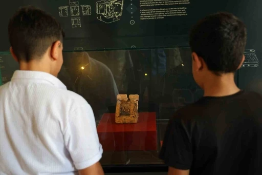 Çayönü Tepesi kazısından çıkartılan dünyanın ilk maket ev yapısı Diyarbakır Müzesi’nde sergileniyor
