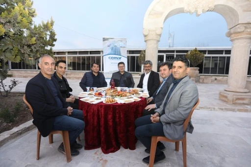 Cemar ailesi iftarda bir araya geldi
