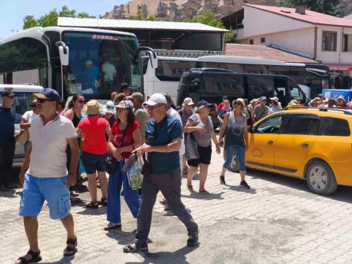 Çemişgezek ilçesi yerli turistlerin gözdesi oldu

