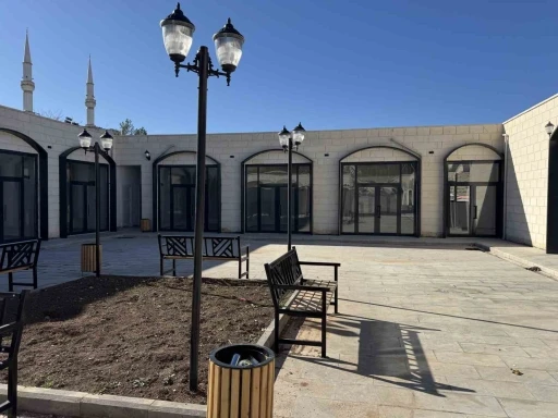 &Ccedil;ermik Butik &Ccedil;arşı hizmete hazır
