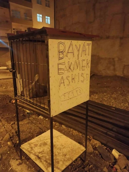 &Ccedil;ermik&rsquo;te bir vatandaş israfı &ouml;nlemek i&ccedil;in &rsquo;bayat etmek dolabı&rsquo; yaptı
