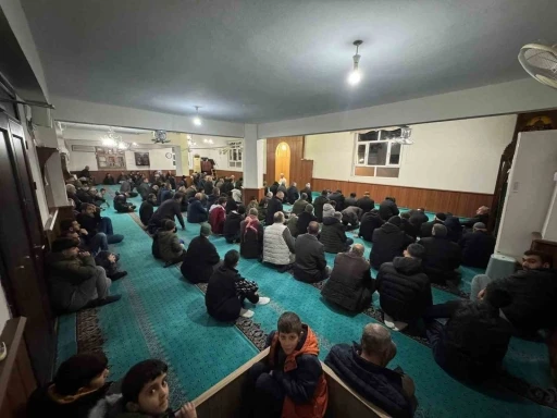 &Ccedil;ermik&rsquo;te Regaip kandili dualarla idrak edildi
