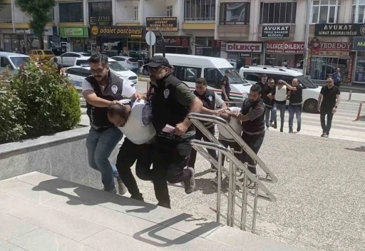 Cesedi gömülü halde bulunan şahsın cinayet zanlıları adliyeye sevk edildi
