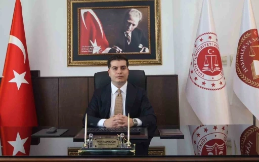 &Ccedil;eşme Cumhuriyet Başsavcısı Mert Tataroğlu g&ouml;revine başladı
