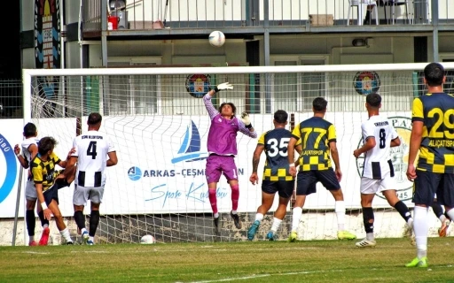 Çeşme’de derbi mücadelesinde gol sesi çıkmadı

