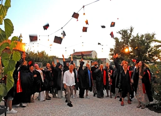 &Ccedil;eşme&rsquo;de kursiyerlere &rsquo;usta aş&ccedil;ı&rsquo; belgeleri verildi
