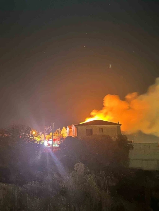 &Ccedil;eşme&rsquo;de villa yangını
