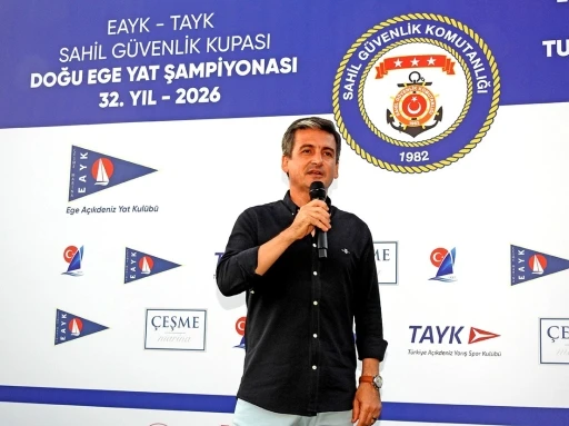 &Ccedil;eşme&rsquo;de yelken ş&ouml;leni &ouml;d&uuml;l t&ouml;reniyle sona erdi
