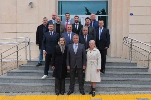 &Ccedil;eşme Esnaf ve Sanatkarlar Odası Başkanı Osman K&ouml;f&uuml;nc&uuml; mazbatasını aldı
