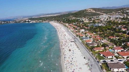&Ccedil;eşme ve Ala&ccedil;atı&rsquo;da bayram bereketi: 9 g&uuml;nl&uuml;k tatil turizmcilere umut oldu
