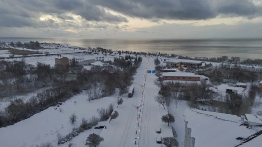 &lsquo;Cevizler diyarı&rsquo; Adilcevaz&rsquo;da kartpostallık kış manzarası
