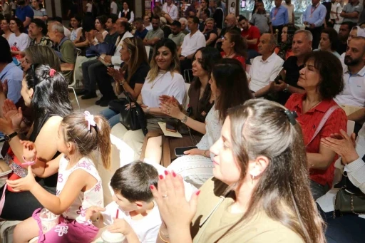 Ceylan Karavil Park AVM&rsquo;de Ayşe Ceylan Top&ccedil;u imza g&uuml;n&uuml;ne yoğun ilgi
