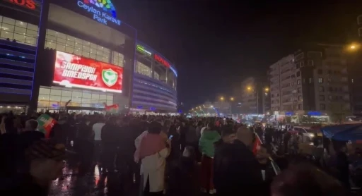 Ceylan Karavil Park AVM&rsquo;de şampiyonluk coşkusu
