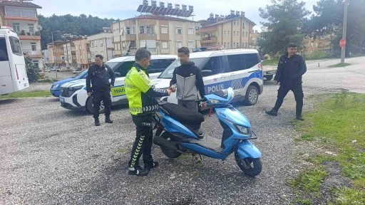 Ceza yememek i&ccedil;in plakayı kapattı: 223 bin 719 TL ceza yedi
