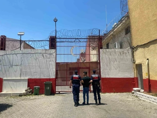 Cezaevinden ka&ccedil;an h&uuml;k&uuml;ml&uuml; yakalandı
