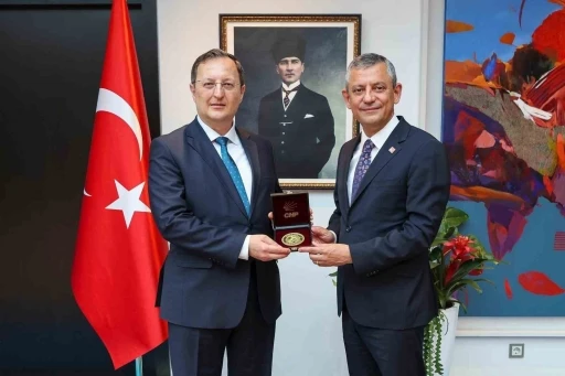 CHP Genel Başkanı Özel, Berlin Büyükelçisi Turan’ı ziyaret etti

