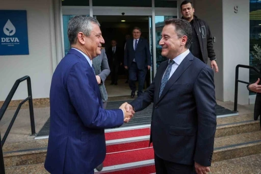 CHP Genel Başkanı &Ouml;zel: "Anayasal zorunluluk s&uuml;recinde olduğumuz konusunda hemfikir olduk"
