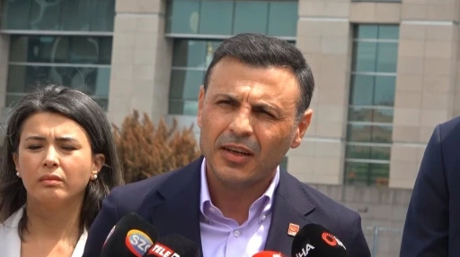 CHP İstanbul İl Başkanı Özgür Çelik adliye önünde açıklamalarda bulundu
