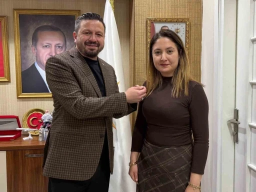 CHP Karesi İl&ccedil;e Kadın Kolları Başkanı Sabiha G&ouml;ren AK Parti&rsquo;de
