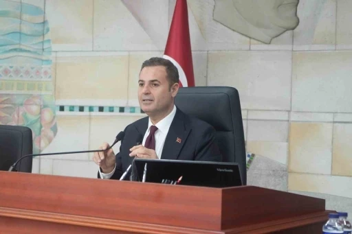 CHP&rsquo;li Akın&rsquo;dan "AK Parti&rsquo;ye ge&ccedil;iyor" iddialarına cevap
