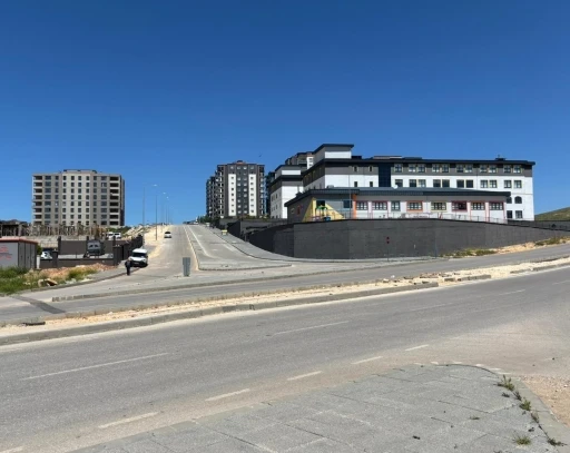 CHP&rsquo;li Belediye Başkanının kurban keserek, dualarla a&ccedil;tığı genelevin yerine okul
