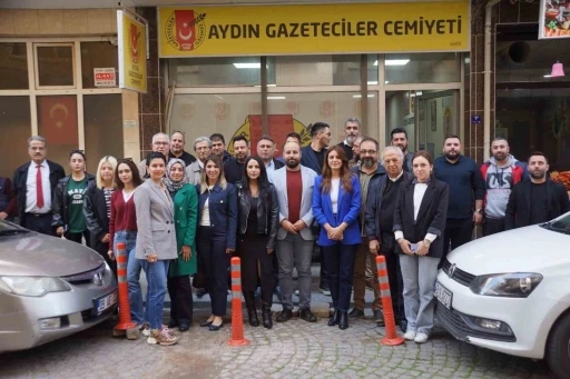 CHP’li belediyelerin basın sorumluları AGC üyeleri ile bir araya geldi
