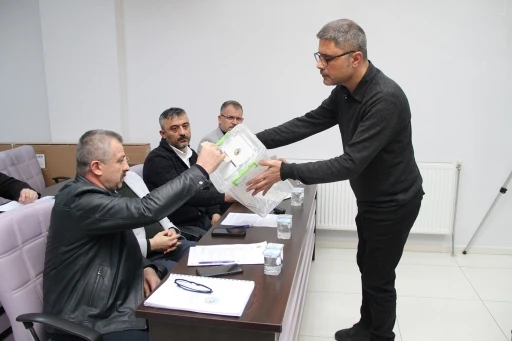 CHP&rsquo;li belediyenin meclisinde CHP listeleri destek bulamadı
