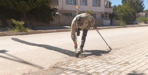 CHP’li belediyenin yapamadığını bedensel engelli muhtar yaptı
