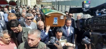 CHP lideri Özgür Özel, CHP TBMM Grup Müdürü Levent Bayraktar’ın cenaze namazına katıldı
