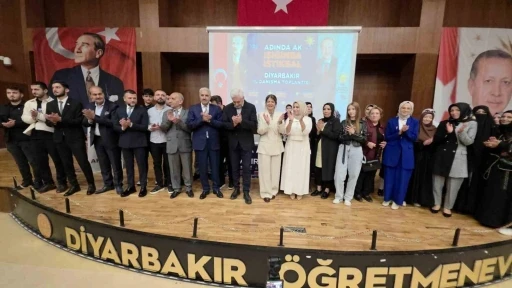 CHP ve YRP&rsquo;den ayrılan 100 kişi AK Parti&rsquo;ye katıldı
