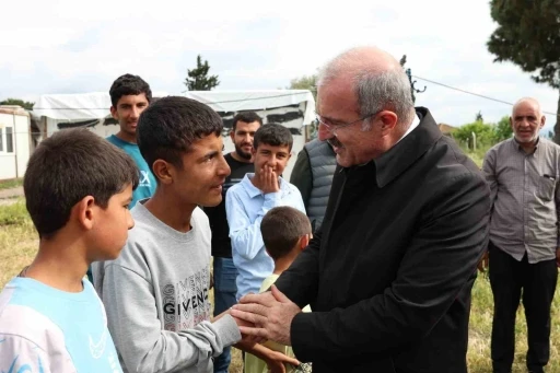 &Ccedil;ift&ccedil;iler G&uuml;n&uuml;nde mevsimlik tarım iş&ccedil;ileri unutulmadı
