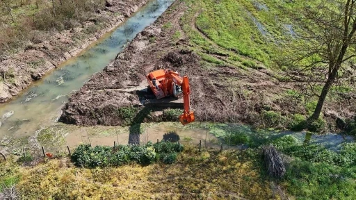 &Ccedil;ift&ccedil;inin y&uuml;z&uuml;n&uuml; g&uuml;ld&uuml;ren can suyu desteği
